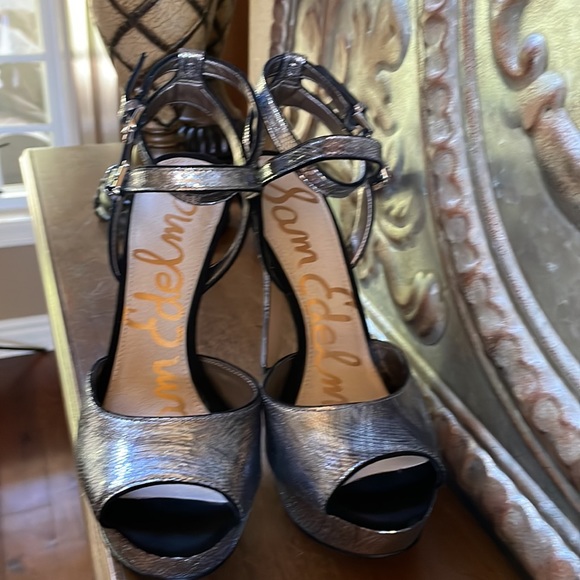 Silver dollar - Picture 2 of 4